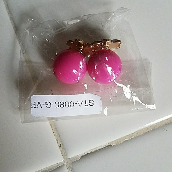 Beautiful earrings - Picture 2 of 5